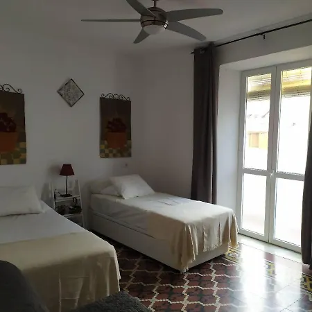 アパート Centrico, Tranquilo Y Bonito エステポナ